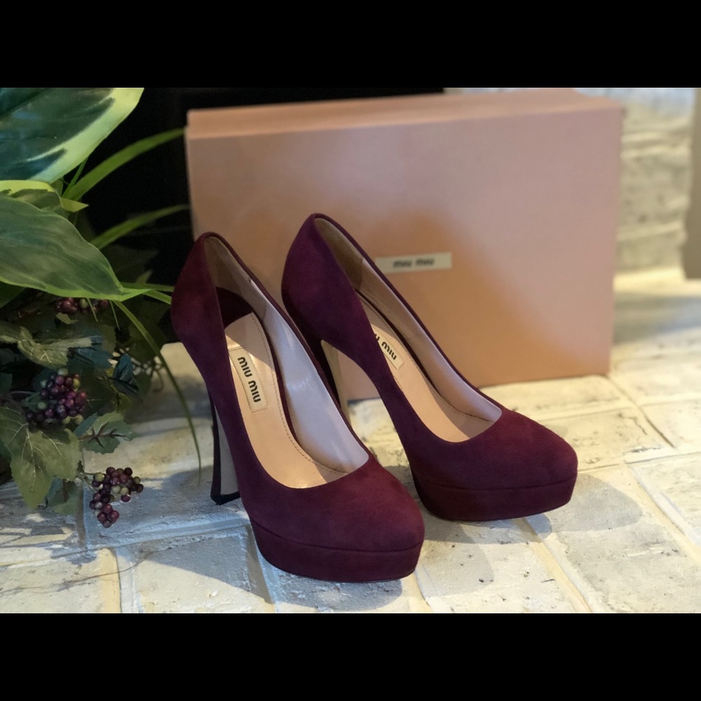 Miu Miu 135 suede platform pumps size 35